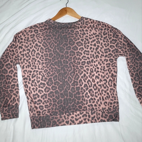 Sundry Anthropologie leopard print sweatshirt, size 1 - Picture 6 of 7